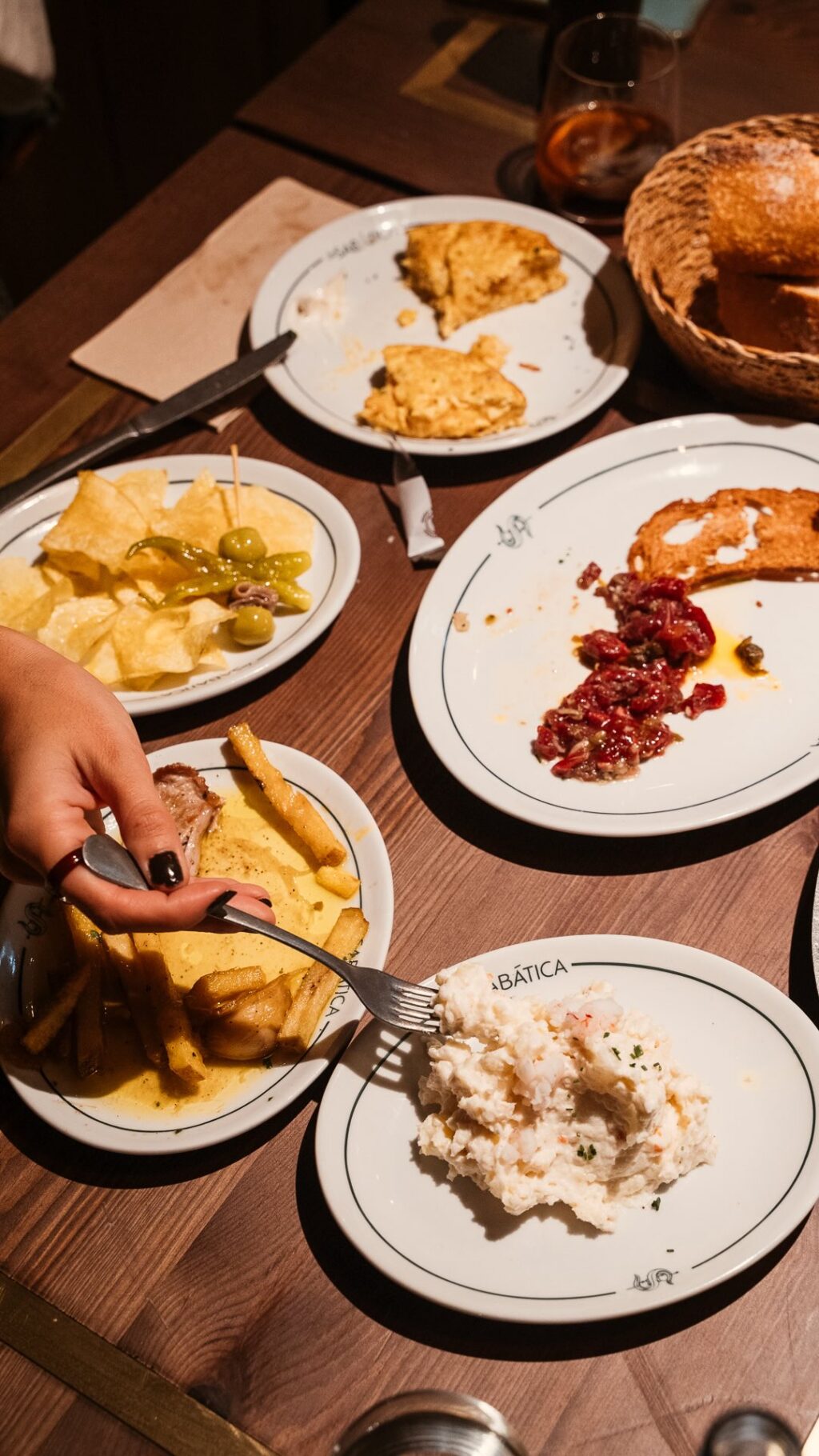 Instagram post from lasabatica_sevilla. This post is in position 3.