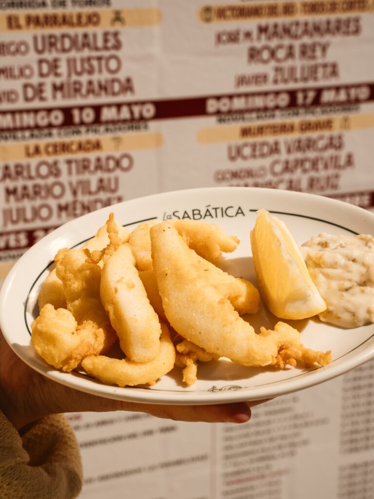 Instagram post from lasabatica_sevilla. This post is in position 4.