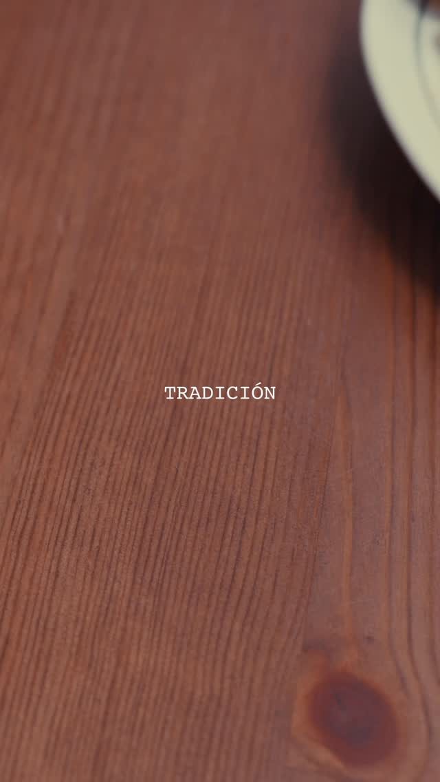 Instagram post from lasabatica_sevilla. This post is in position 3.