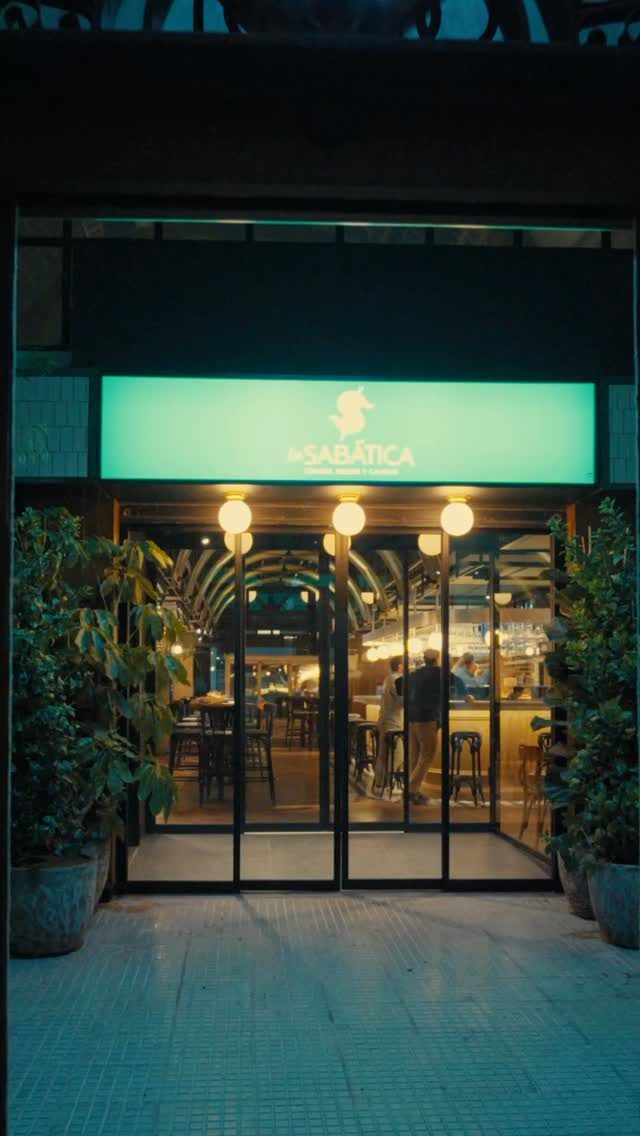 Instagram post from lasabatica_sevilla. This post is in position 1.